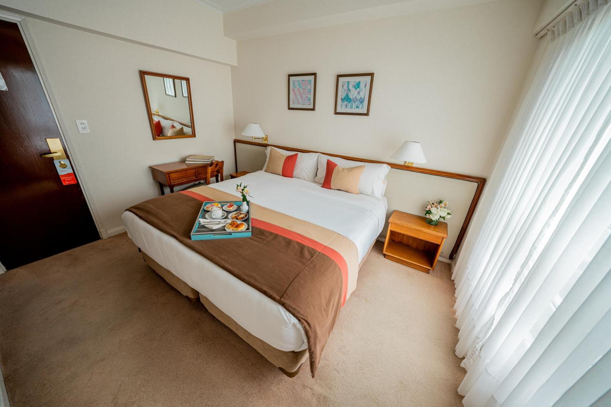 Hotel Iruna Мар дел Плата Екстериор снимка