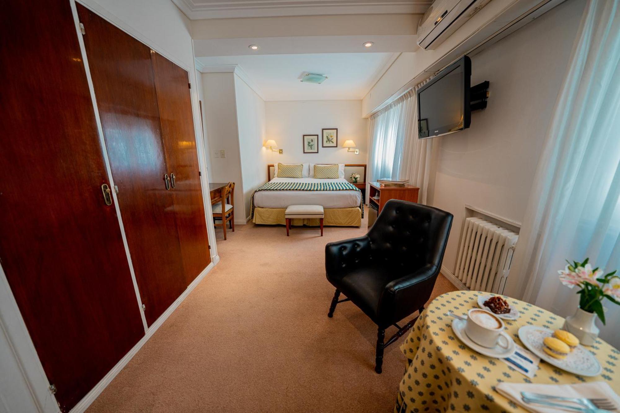 Hotel Iruna Мар дел Плата Екстериор снимка