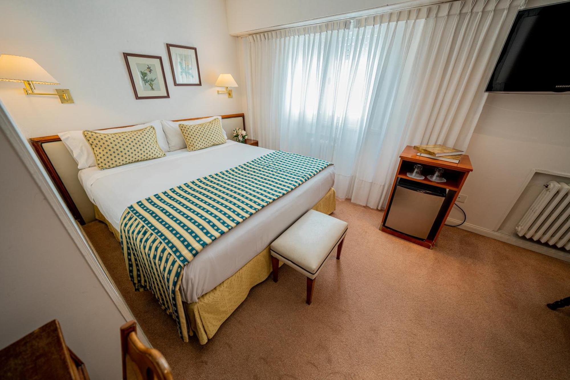 Hotel Iruna Мар дел Плата Екстериор снимка