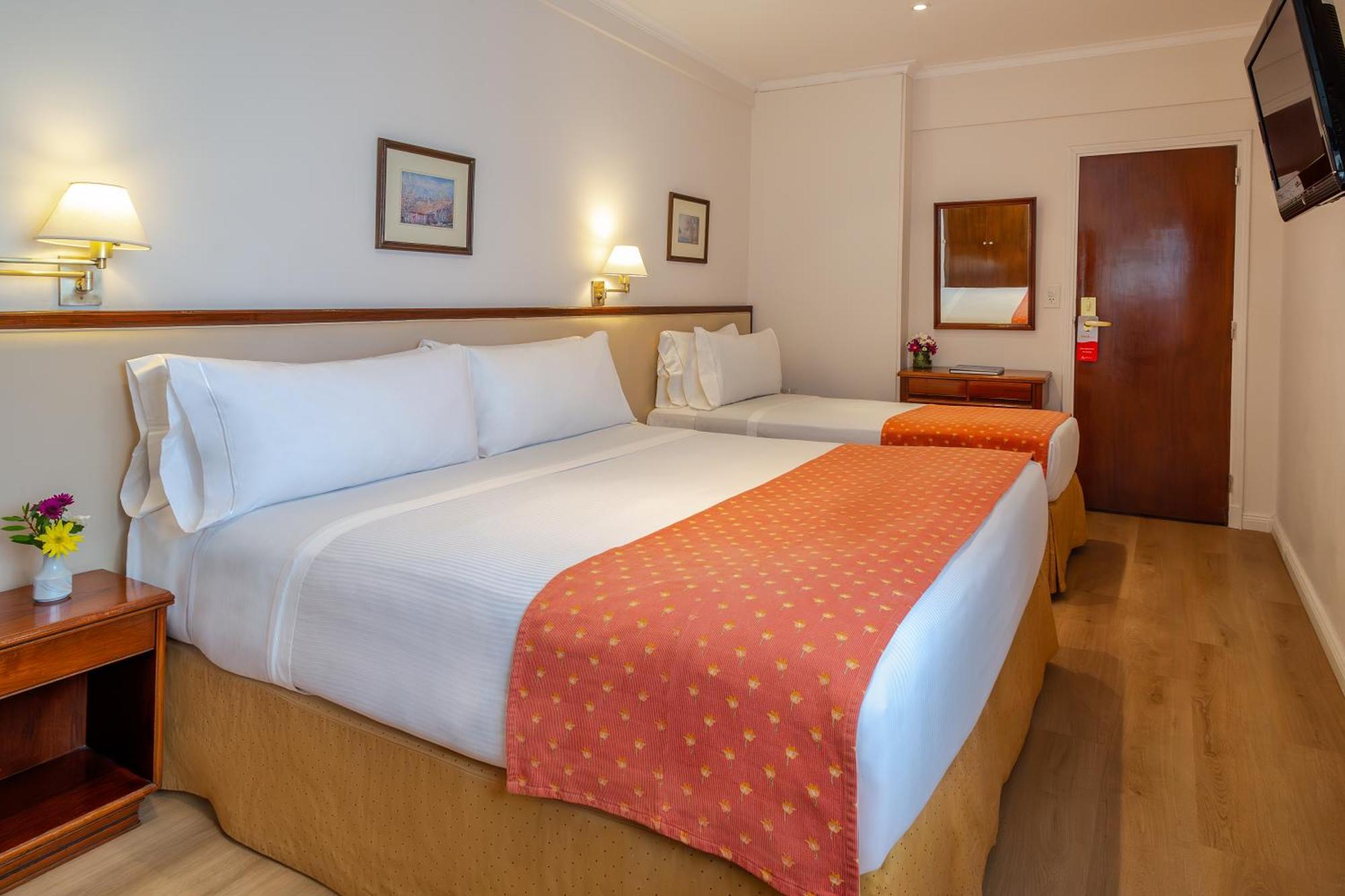 Hotel Iruna Мар дел Плата Екстериор снимка