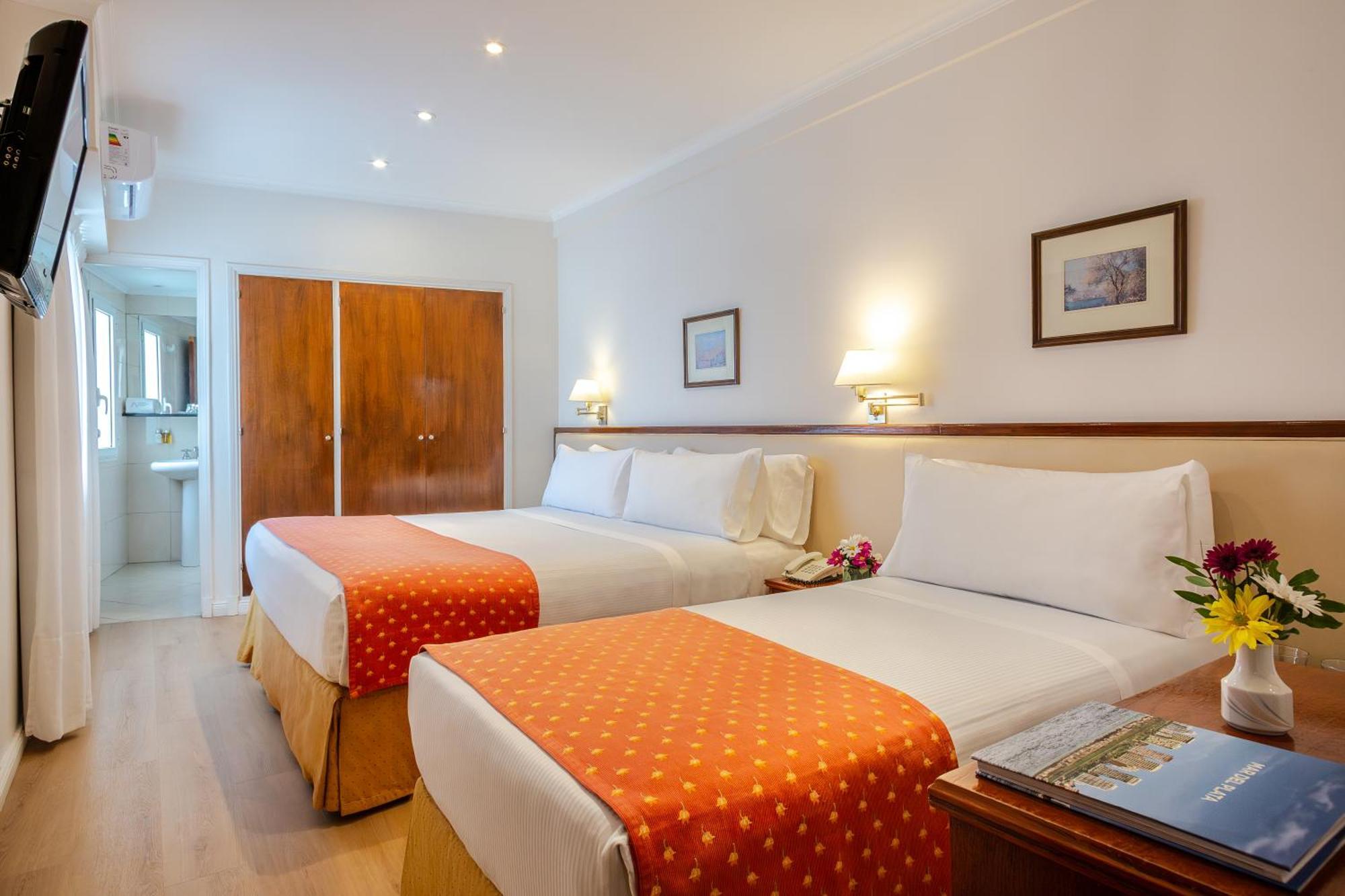 Hotel Iruna Мар дел Плата Екстериор снимка